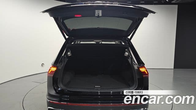 Volkswagen Tiguan 2024 — Şəkil 27/35