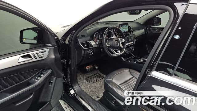 Mercedes-Benz GLE-Class 2018 — Фото 11/20