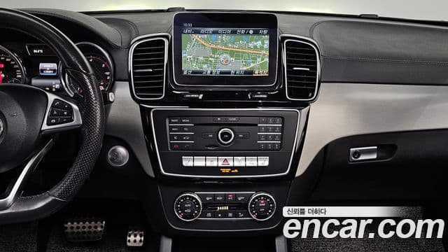 Mercedes-Benz GLE-Class 2018 — Фото 15/20