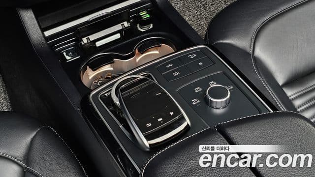 Mercedes-Benz GLE-Class 2018 — Фото 18/20
