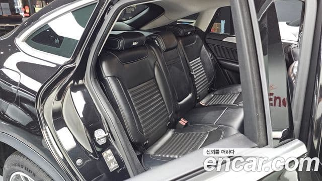 Mercedes-Benz GLE-Class 2018 — Photo 16/30