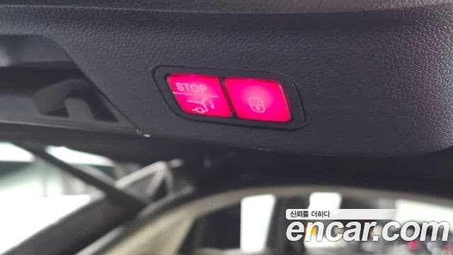 Mercedes-Benz GLE-Class 2018 — Photo 17/30