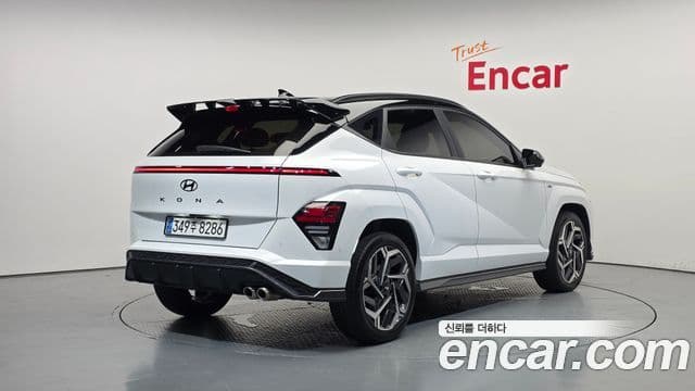 Hyundai Kona 2023 — Фото 2/20