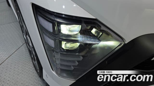 Hyundai Kona Hybrid 2023 — Şəkil 15/33