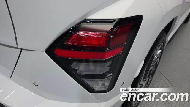 Hyundai Kona Hybrid 2023 — Şəkil 7/33