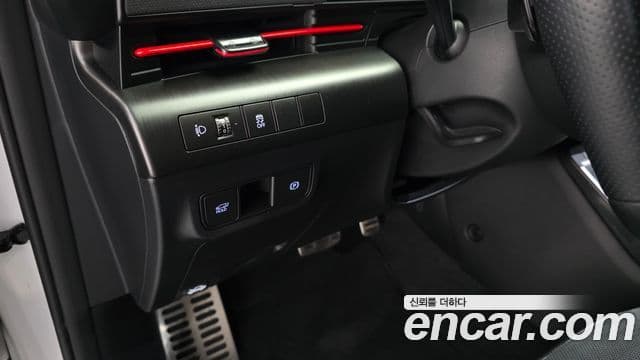 Hyundai Kona Hybrid 2023 — Şəkil 26/33