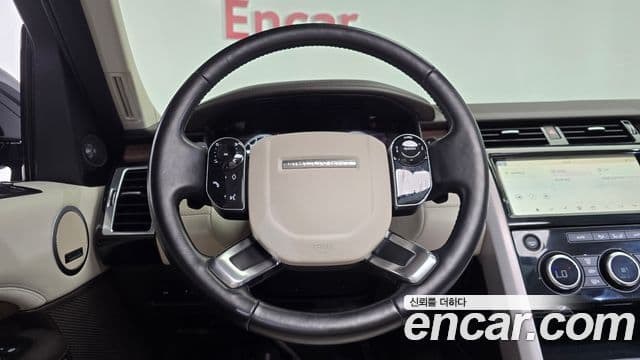 Land Rover Discovery 5 2020 — Photo 17/36