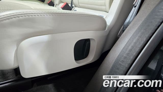 Land Rover Discovery 5 2020 — Şəkil 14/36