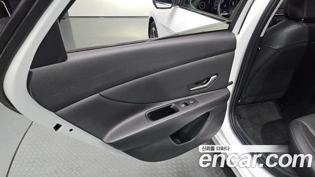 Hyundai The New Avante Hybrid 2022 — Şəkil 16/39