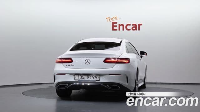 Mercedes-Benz E-Class 2019 — Фото 4/20