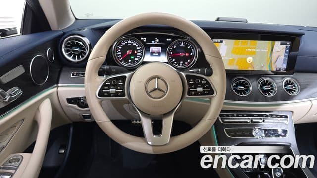 Mercedes-Benz E-Class 2019 — Фото 13/20