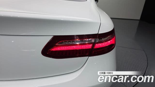 Mercedes-Benz E-Class 2019 — Photo 8/33
