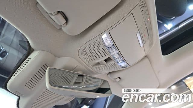 Mercedes-Benz E-Class 2019 — Photo 9/33