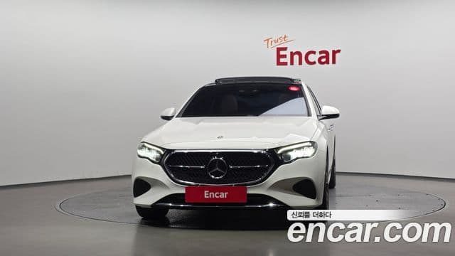 Mercedes-Benz E-Class 2025 — Фото 3/20