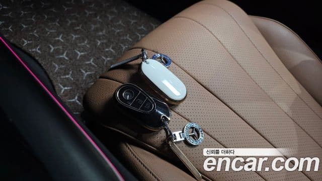 Mercedes-Benz E-Class 2025 — Фото 17/20
