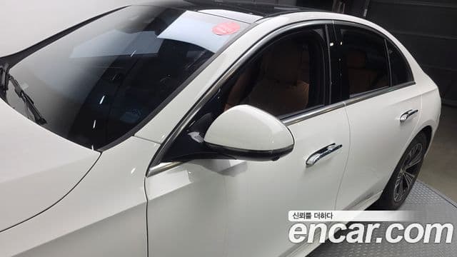 Mercedes-Benz E-Class 2025 — Şəkil 28/35