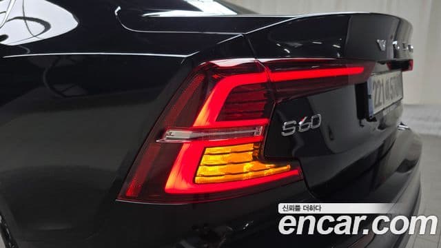 Volvo S60 2022 — Photo 20/30