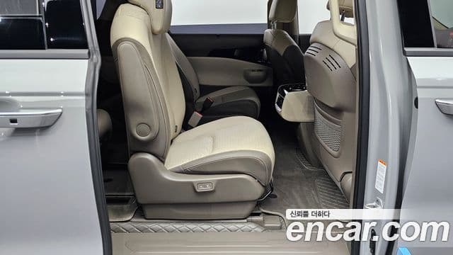 Kia Carnival 2025 — Фото 12/20