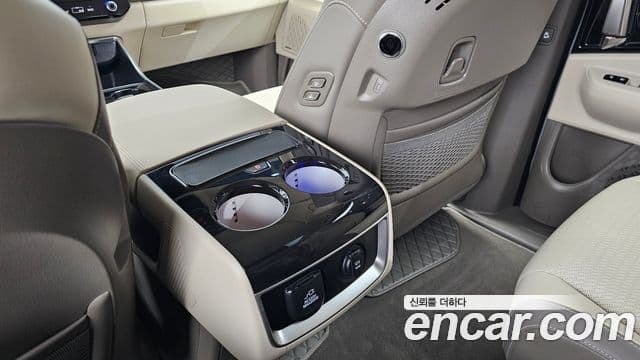 Kia Carnival 2025 — Фото 17/20