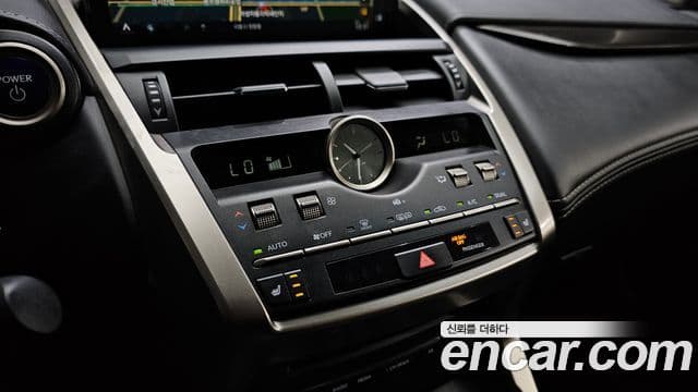 Lexus NX300h 2019 — Şəkil 20/20