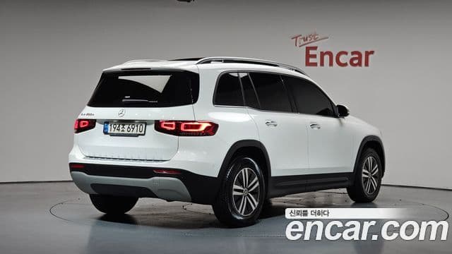 Mercedes-Benz GLB-Class 2021 — Şəkil 11/20