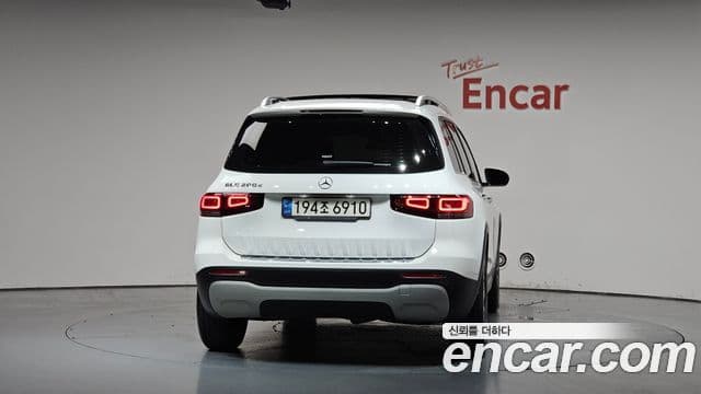 Mercedes-Benz GLB-Class 2021 — Şəkil 16/20