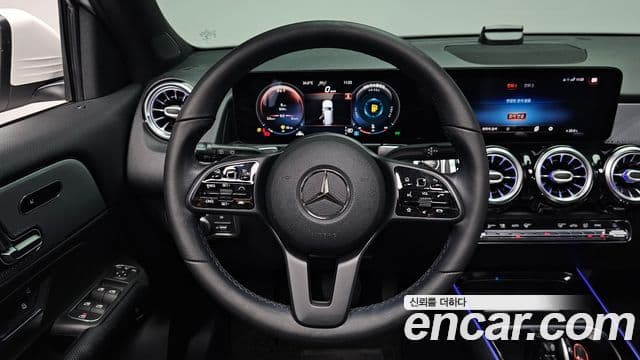 Mercedes-Benz GLB-Class 2021 — Şəkil 10/20