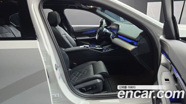 BMW 5 Series 2024 — Şəkil 11/31