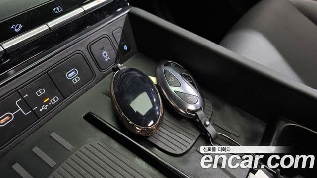 Hyundai Santa Fe 2025 — Фото 16/20