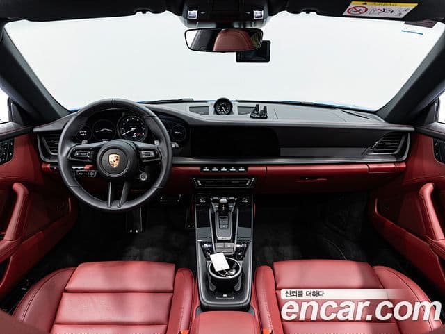 Porsche 911 2023 — Photo 2/19