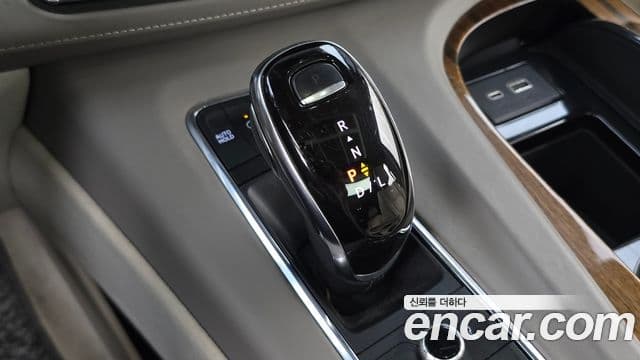 Cadillac Escalade 2021 — ფოტო 12/20