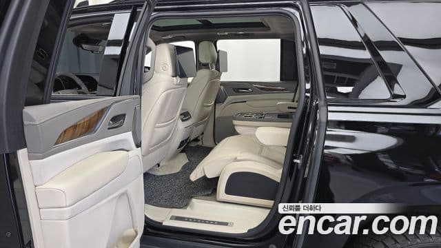 Cadillac Escalade 2021 — ფოტო 9/20