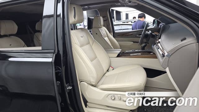 Cadillac Escalade 2021 — ფოტო 15/20