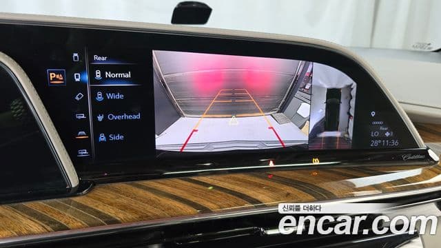 Cadillac Escalade 2021 — ფოტო 8/20