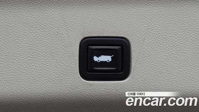 Cadillac Escalade 2021 — ფოტო 18/20