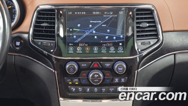 Jeep Grand Cherokee 2021 — Şəkil 21/37