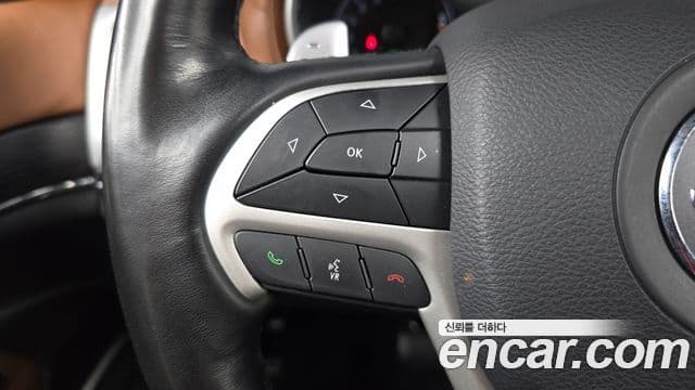 Jeep Grand Cherokee 2021 — Şəkil 20/37