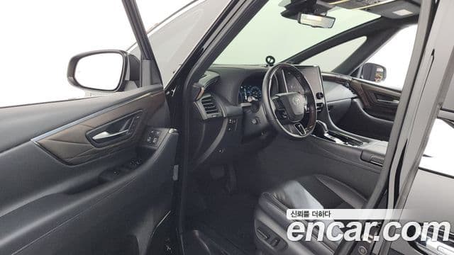 Toyota Alphard 2024 — Фото 10/20