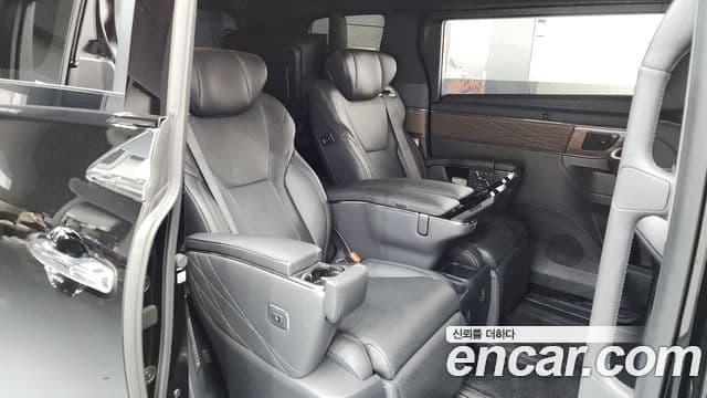 Toyota Alphard 2024 — Фото 11/20