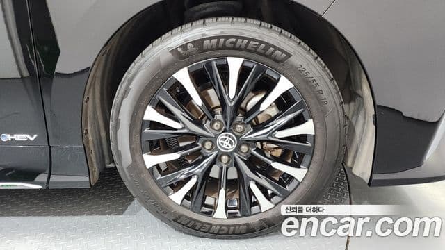 Toyota Alphard 2024 — Şəkil 27/33