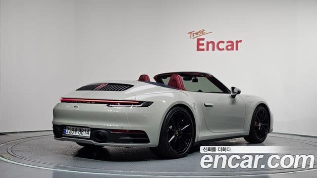 Porsche 911 2023 — ფოტო 13/35