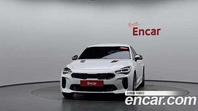 Kia Stinger 2022 — Фото 3/20