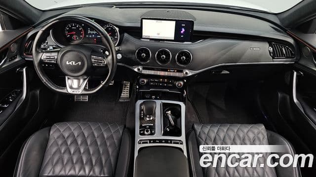 Kia Stinger 2022 — Фото 7/20