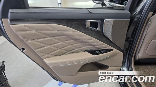 Kia K8 2023 — Photo 27/35