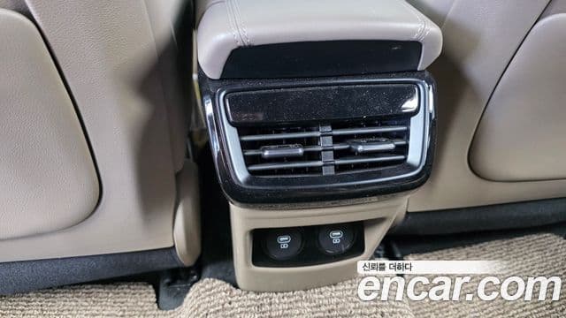 Kia K8 2023 — Photo 18/35