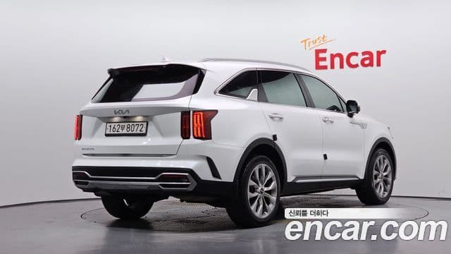 Kia Sorento 2023 — Фото 2/20