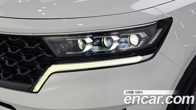 Kia Sorento 2023 — ფოტო 17/32