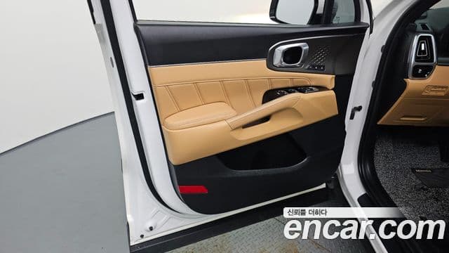 Kia Sorento 2023 — ფოტო 32/32