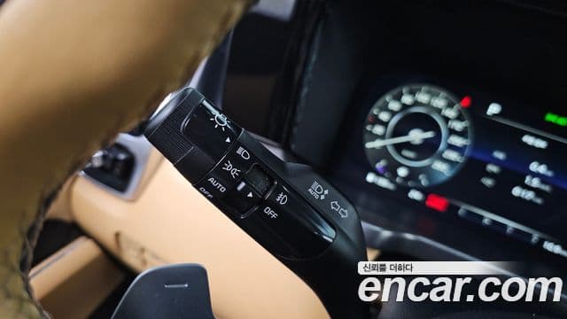 Kia Sorento 2023 — ფოტო 5/32