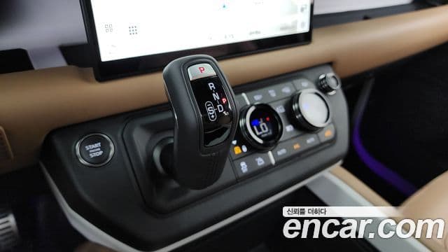 Land Rover Defender 2025 — Фото 9/20